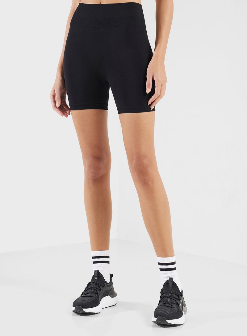 FRWD Strappy Backless Sports Bra & High Rise Short Set - Image 4