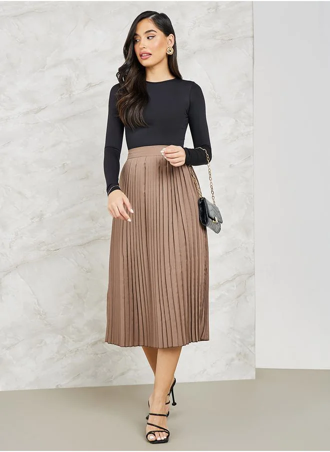 Styli Pleated A-Line Midi Skirt