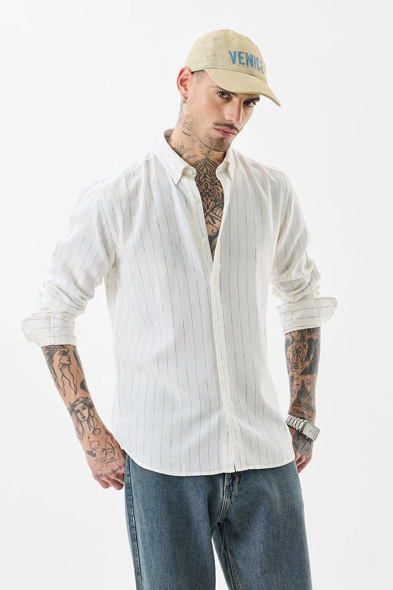 سنيتش قميص أوف وايت مخطط بقصة ضيقة