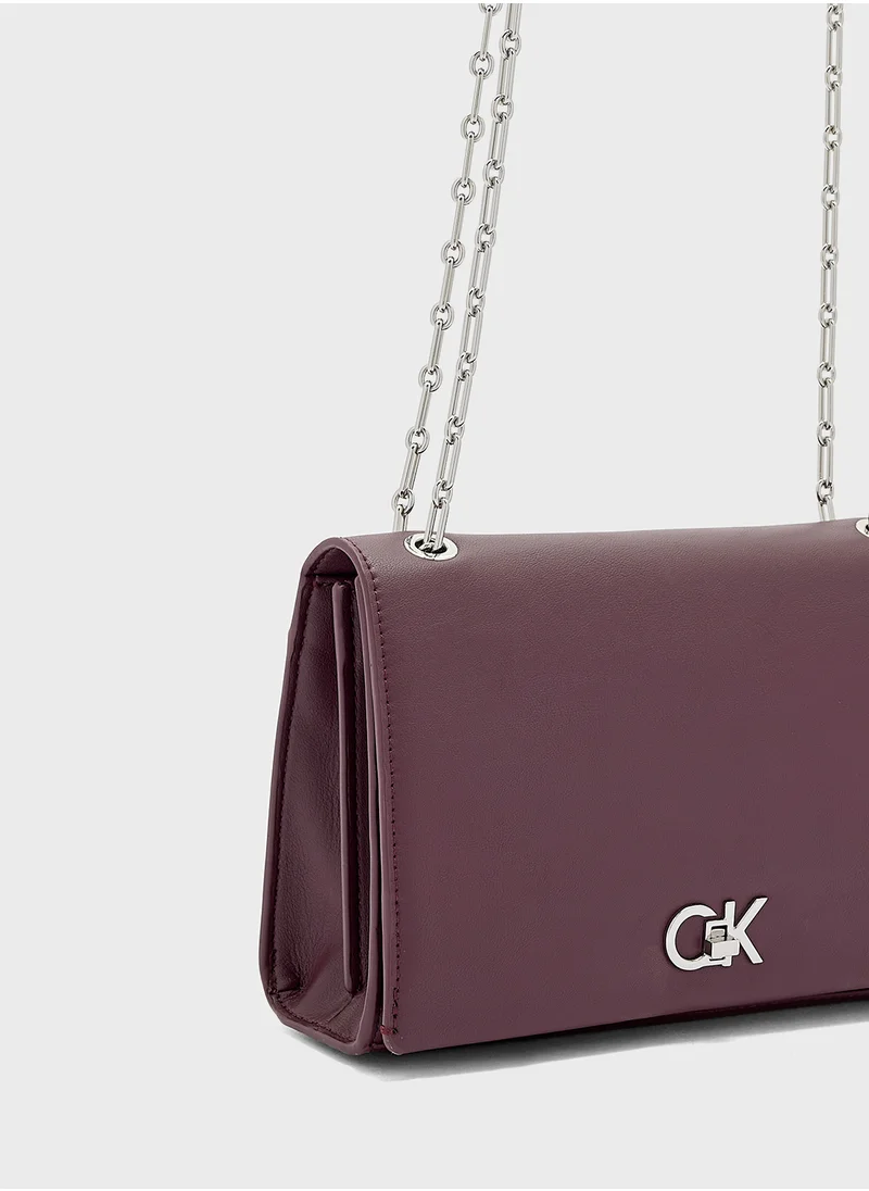 كالفن كلاين Logo Chain Crossbody