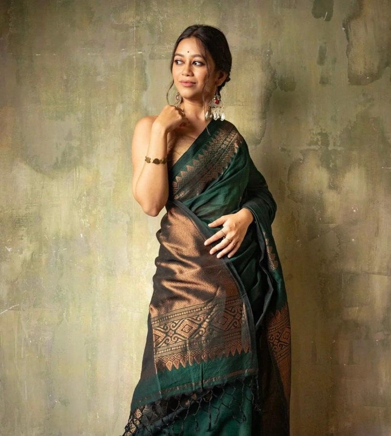 Vivatra Women Banarasi Soft Silk Saree | Jacquard Weaving with Rich Pallu & Border | Includ Matching Utitched Blouse Piece (VT-KP-6012-Green) - Image 3