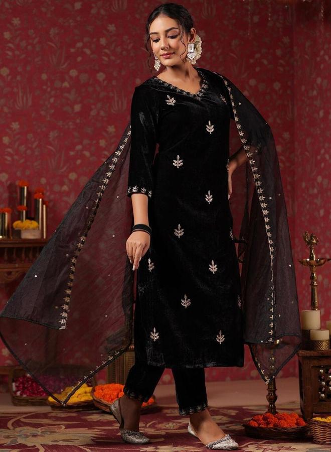 آي شين طقم كورتا وبنطال مع شال بلون أسود بخامة مخملية - Image 3