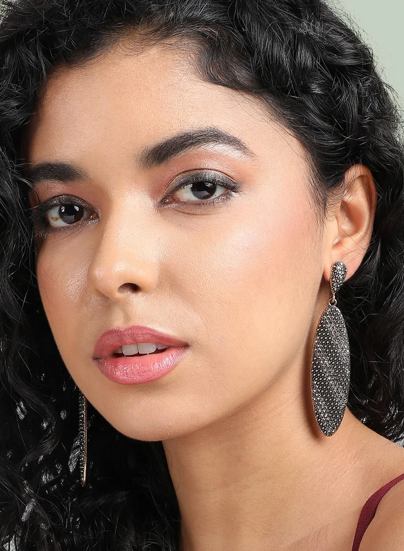 SOHI Contrast Intricate Oval Artificial Drop Earring Jewellery