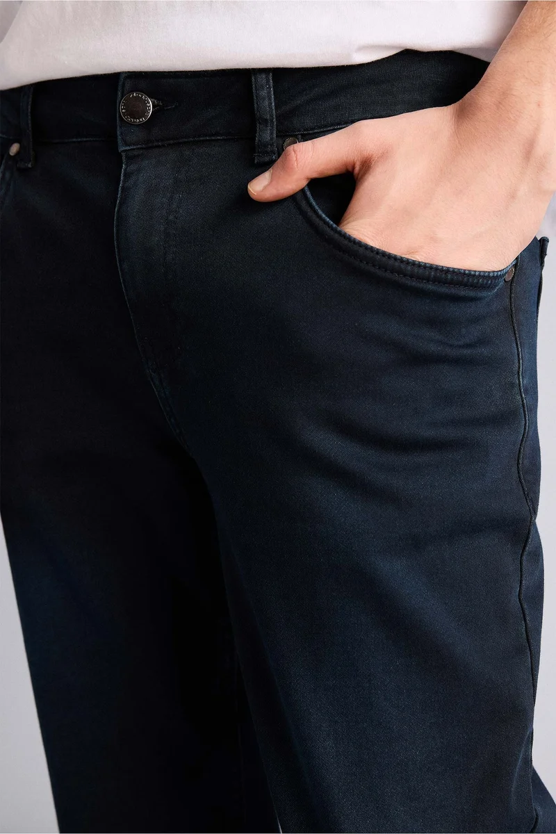 Defacto  Sergio Regular Fit Normal Waist Jeans for Men | Best Price UAE