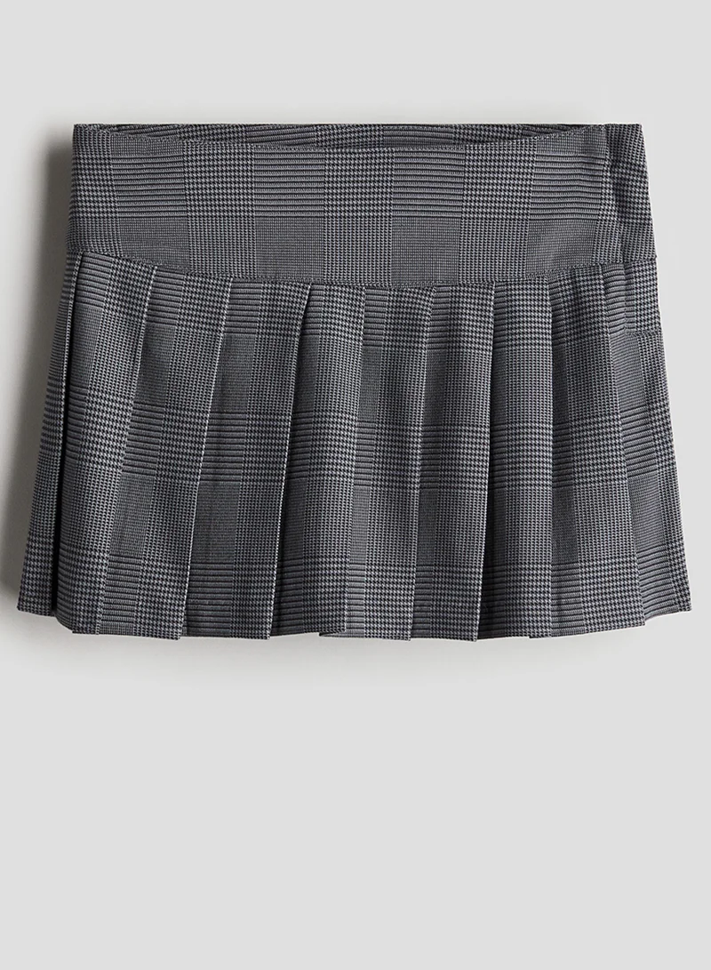 H&M Pleated Twill Skirt