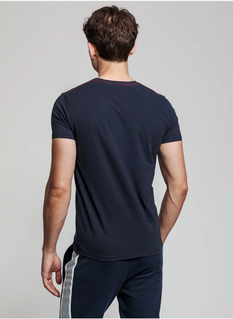 GANT Gant Contrast Logo T-Shirt