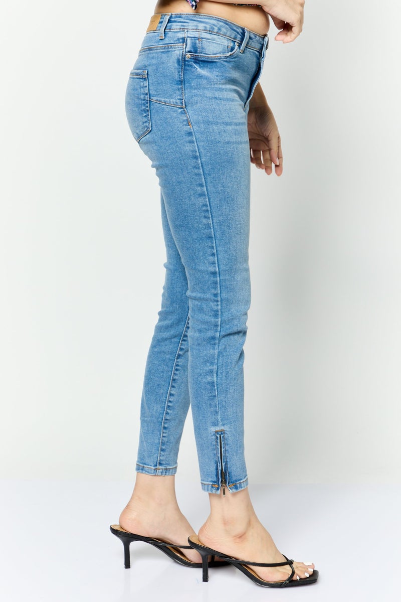 VERO MODA Women Regular Fit 32 Inseam Washed Denim Jeans, Blue - Image 2