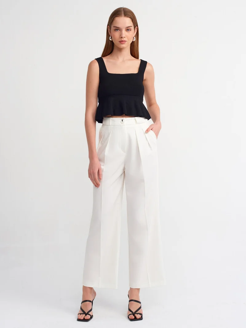 ديلفين 10522 Square Collar Flounced Knitwear Top-Black
