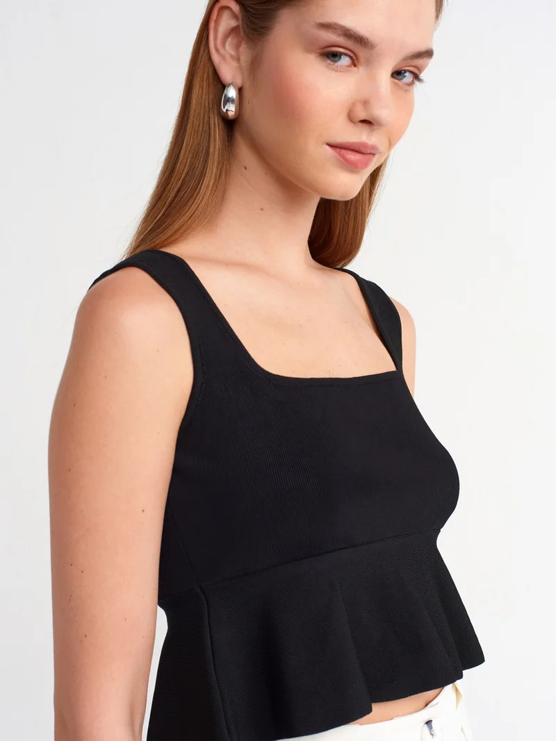 ديلفين 10522 Square Collar Flounced Knitwear Top-Black