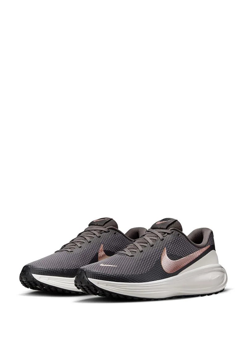 Nike Revolution 8