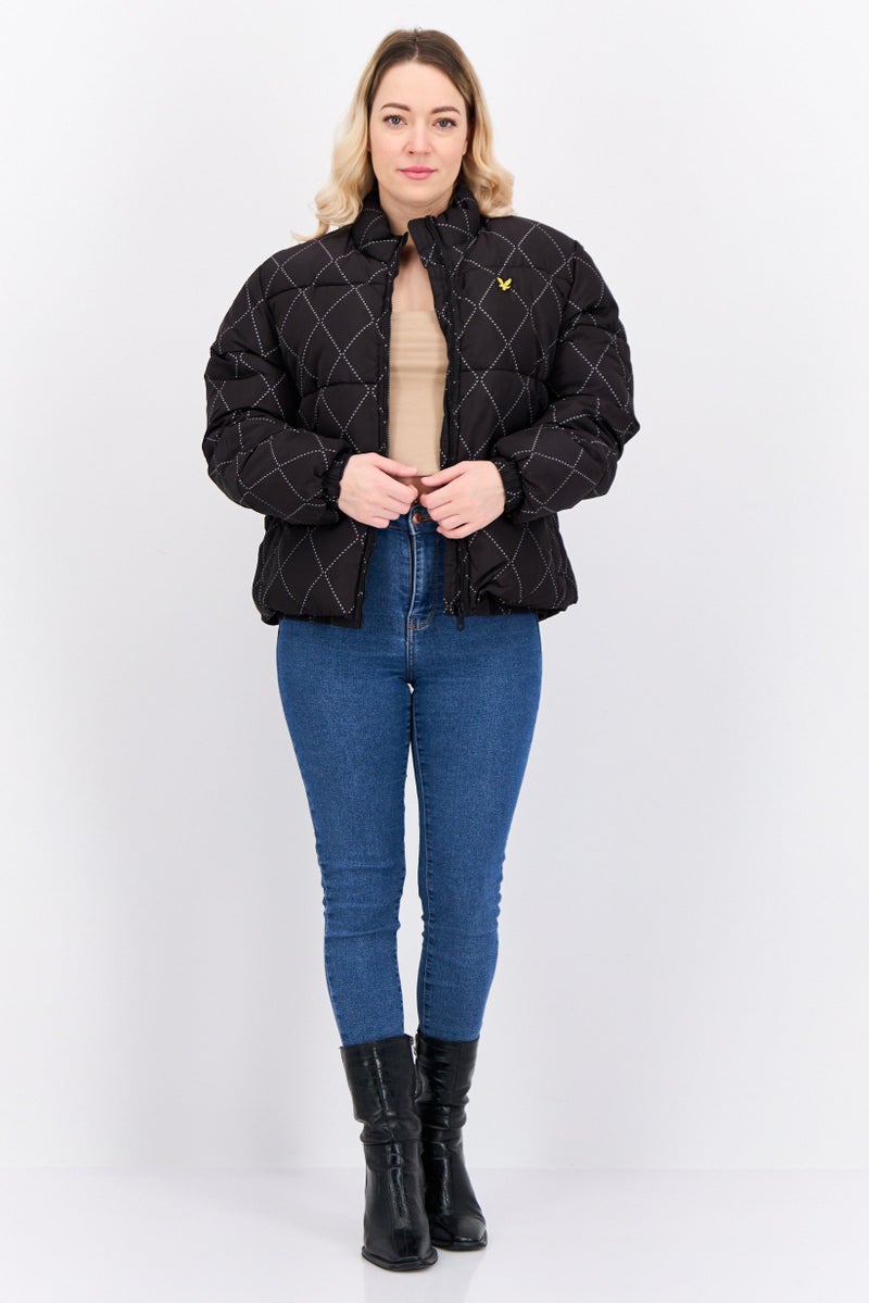 Lyle & Scott جاكيت مبطن مزين بشعار للنساء، مجموعة سوداء - Image 4