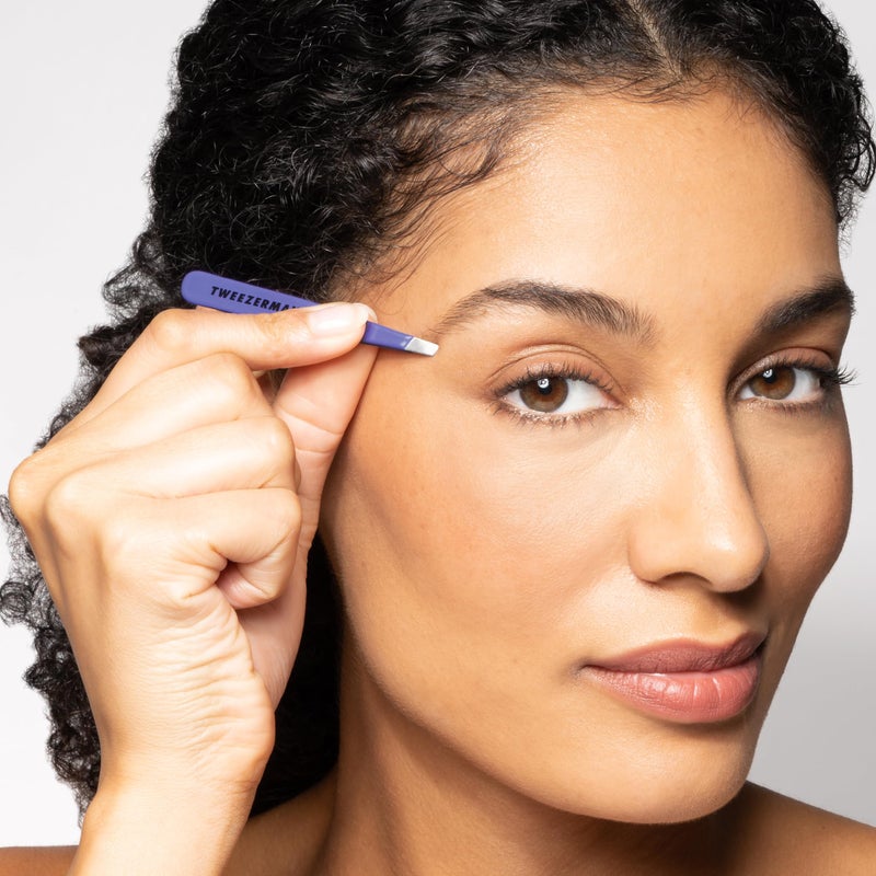 Tweezerman Mini Slant Travel Tweezers For Eyebrows, Travel Tweezers for Eyebrows, Facial Hair (Blooming Lilac) - Image 3