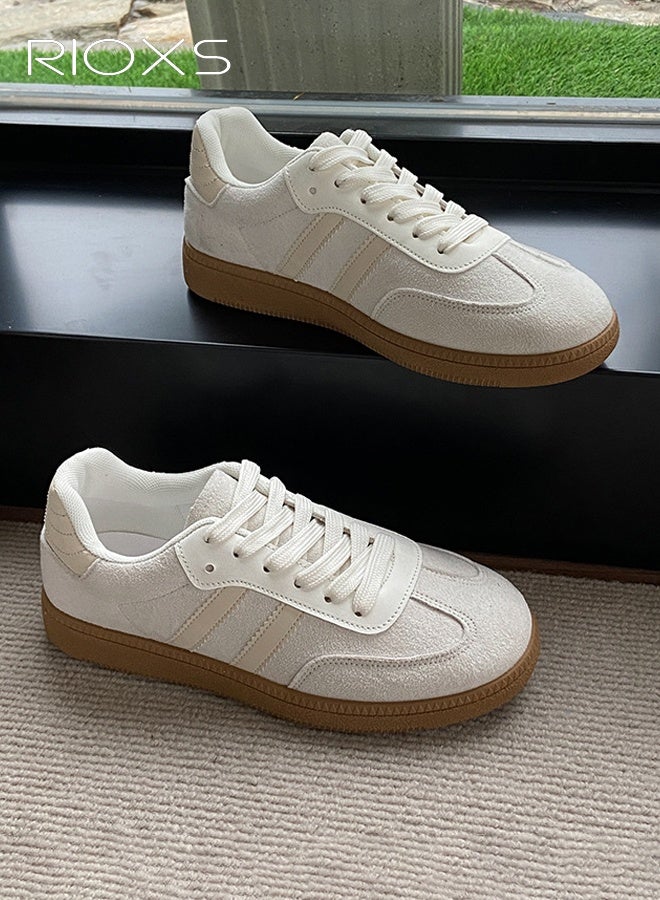 ريوكس أحذية رياضية نسائية، أحذية رياضية كلاسيكية رجعية، أحذية رياضية كاجوال منخفضة الرقبة للسيدات، أحذية رياضية عصرية مانعة للانزلاق مع كعب عادي/منصة، أحذية تنس تزلج بنعل مطاطي ناعم للسفر والعمل اليومي والتسوق، بيضاء - Image 4