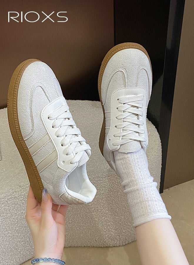 ريوكس أحذية رياضية نسائية، أحذية رياضية كلاسيكية رجعية، أحذية رياضية كاجوال منخفضة الرقبة للسيدات، أحذية رياضية عصرية مانعة للانزلاق مع كعب عادي/منصة، أحذية تنس تزلج بنعل مطاطي ناعم للسفر والعمل اليومي والتسوق، بيضاء - Image 3