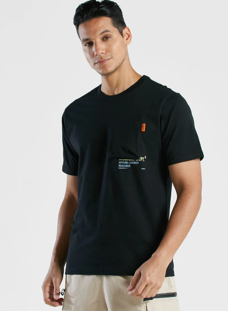 MUSIUM DIV. Logo T-Shirt