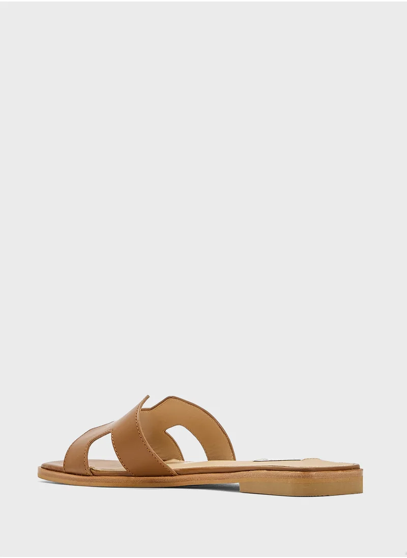 ستيف مادن Hadyn Multi Strap Flat Sandals