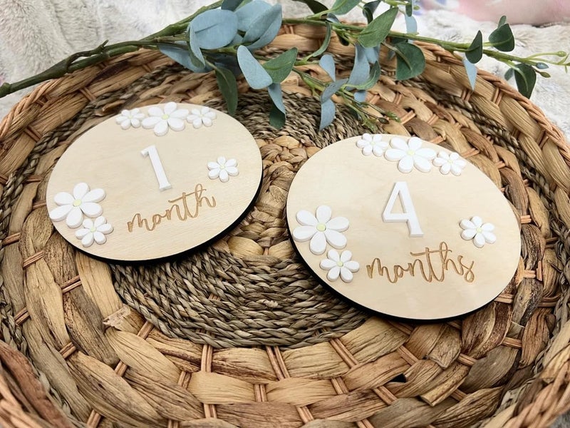 Whittlewud Wooden Baby Milestone Cards, Baby Milestone Discs for Photoshoot - Interchangeable Baby Month Cards for First Year Memories - Perfect Baby Shower Gift - Image 2