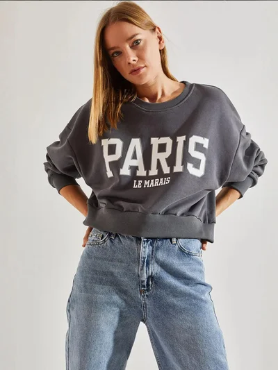 Bianco Lucci Cropped Crew Neck Cotton Sweatshirt with Front Text Print