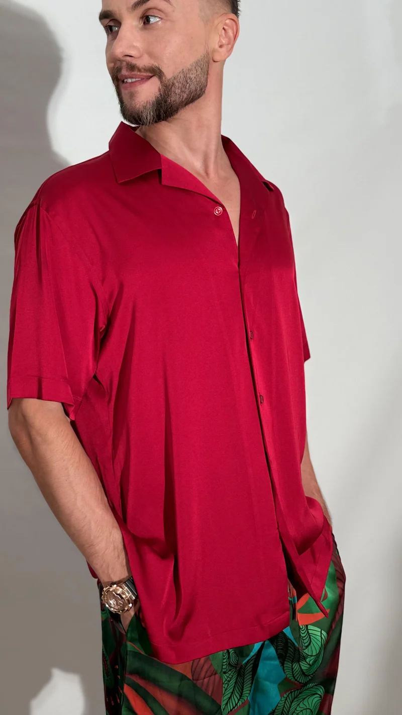 جانارا جونز قميص لندن ساتان خمري