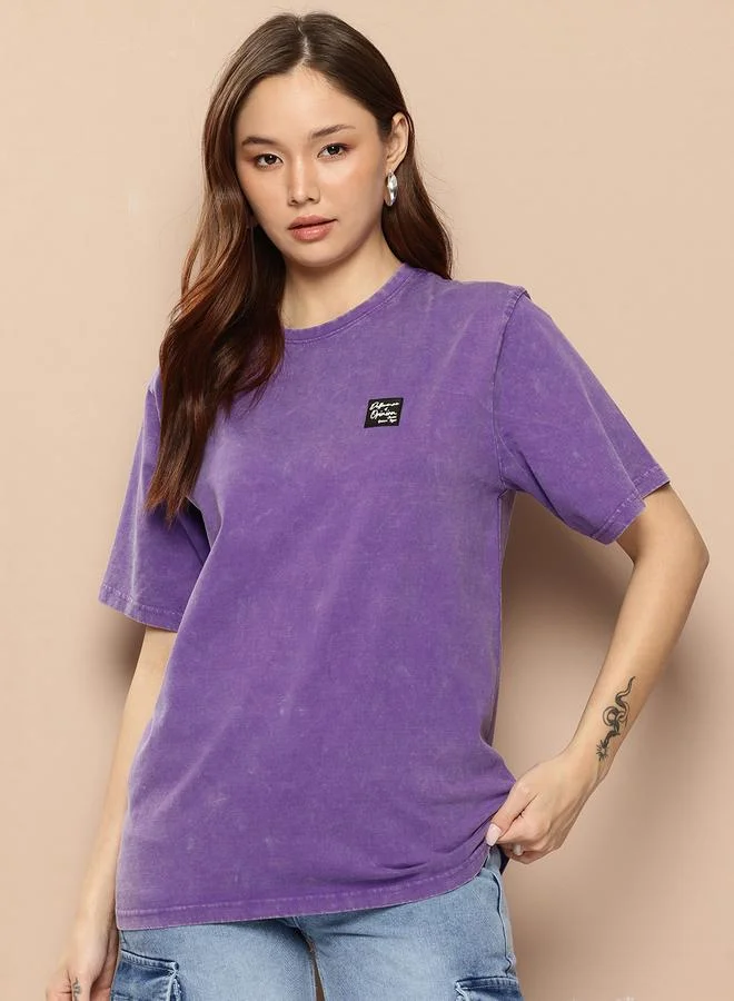 ديفيرينس أوف أوبينيون تيشيرت نسائي واسع مطبوع مغسول