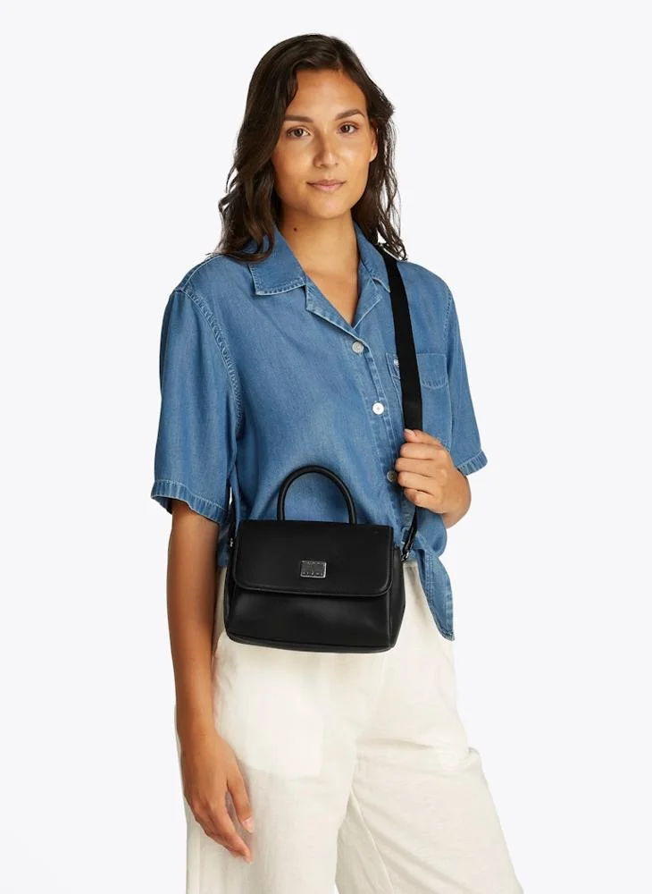 تومي جينز AMERICAN COOL FLAP CROSSBODY BAG