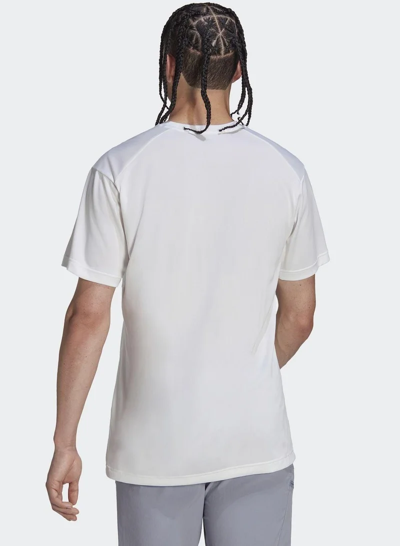 اديداس تيشيرت تسلق أبيض رجالي مقاس