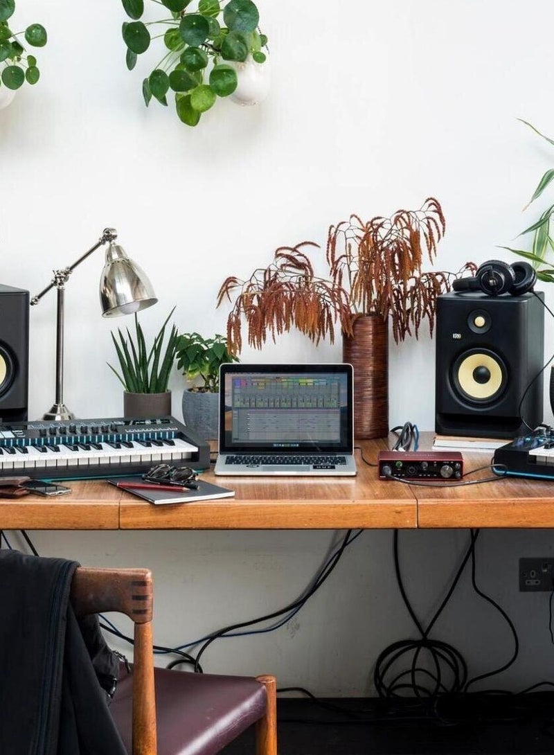 4-in/4-out 24-bit/192kHz USB 2.0 Audio Interface with 2 Mic/Instrument Inputs, 2 Line Inputs, 4 Line Outputs, MIDI I/O, and Bundled Software