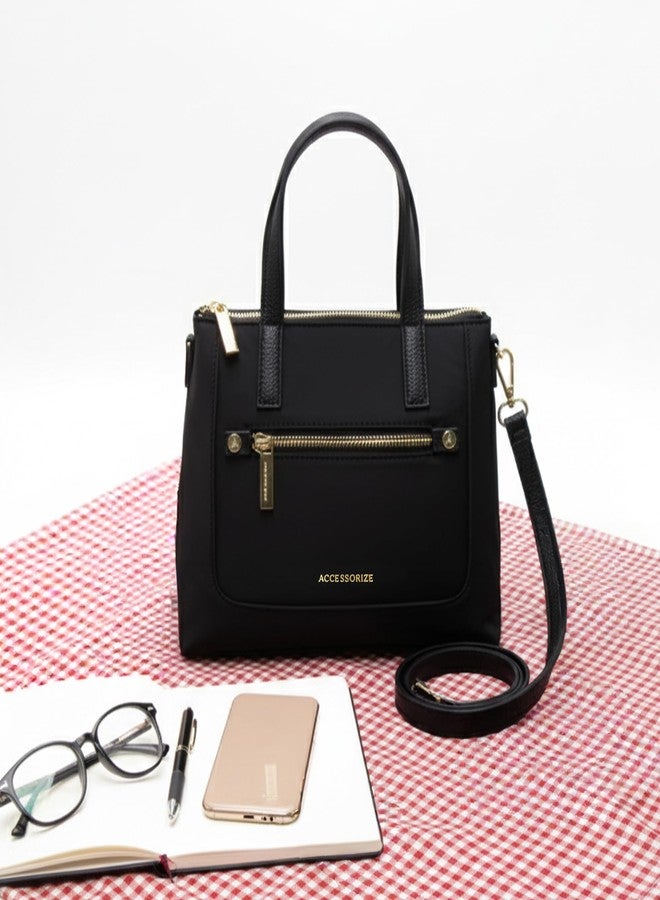 أكسيسورايز حقيبة كايلي النسائية السوداء من أكسسورايز لندن | حقيبة كتف صغيرة مقاومة للماء مع حزام كتف قابل للفصل | حقيبة يد أنيقة للاستخدام اليومي والسفر - Image 4