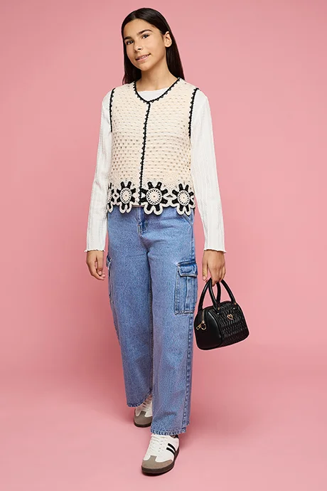 أر أند بي Crochet Sleeveless Top with V-Neck