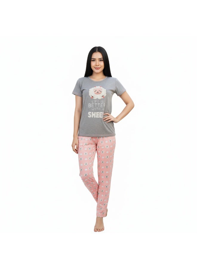 جوانا طقم بيجاما نسائي بأكمام قصيرة وبنطال طويل مطبوع بعبارة "الحياة أجمل مع خروف"، رمادي - Image 2