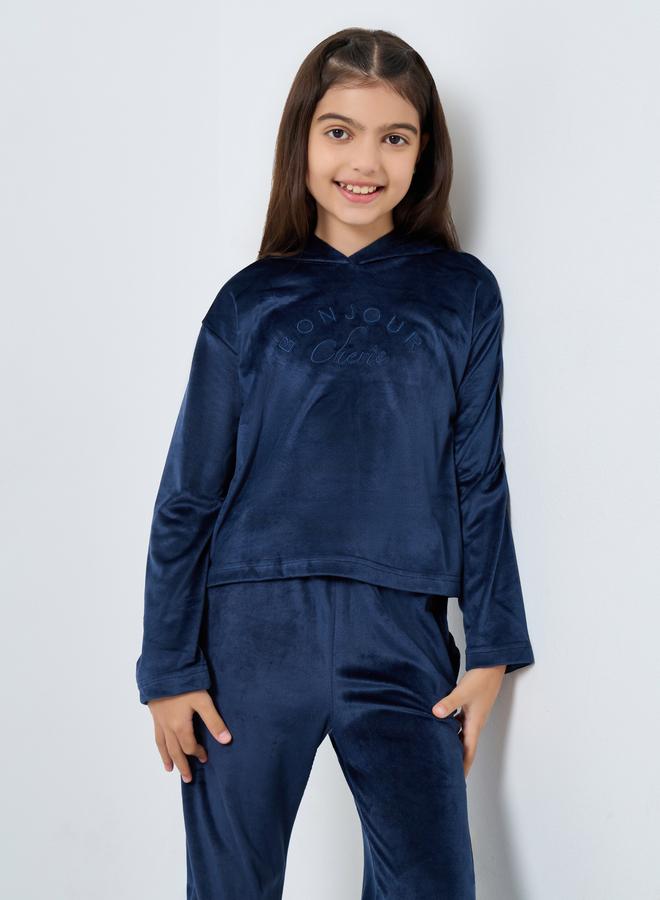 ستايلي مجموعة من جوغر وهودي فيلور بتفاصيل مُطرّزة - Image 2