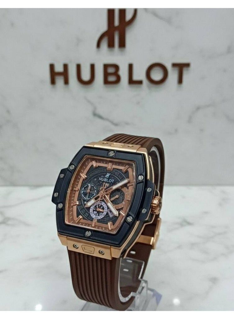 هوبلوت ساعة هوبلو للرجال بتصميم مربع كرونوجراف – ميناء سكليتون مع سوار مطاطي بني