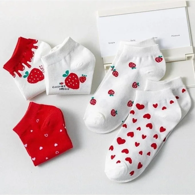 Dzc Kuzenler Avm Dzc Cousins ​​Avm 4 Pairs Cute Multicolored Heart, Strawberry Patterned Women's Booties White Socks