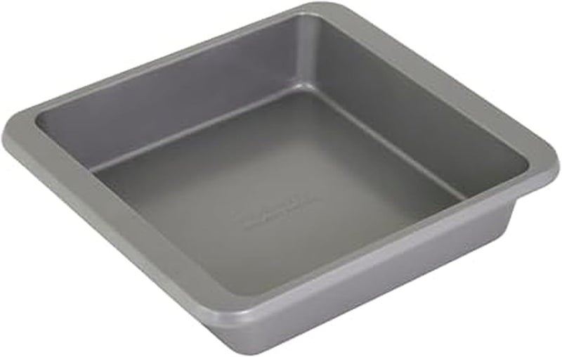 KitchenAid صينية كعك مربعة من الصلب المعالج بالألمنيوم غير اللاصق، آمنة في غسالة الصحون، فضي متدرج، 9 بوصة - Image 1