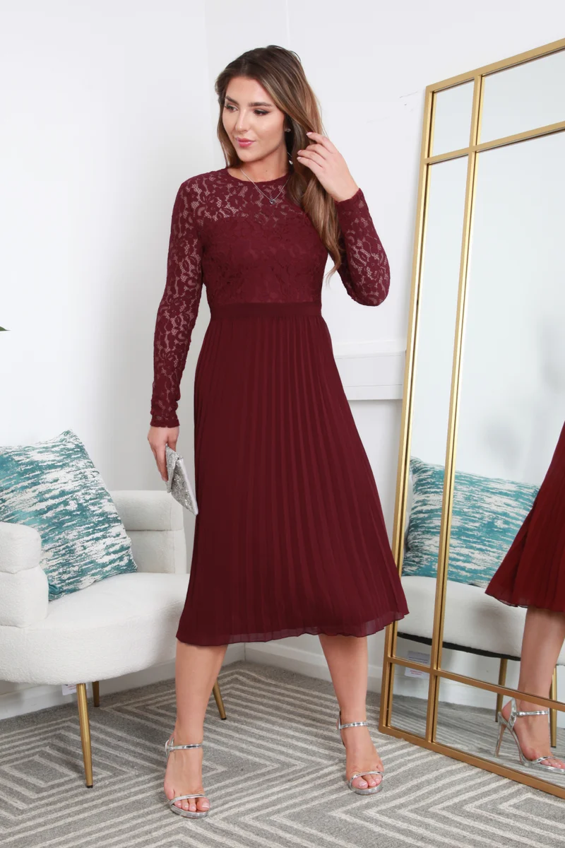 Long Sleeve Lace Pleated Dress