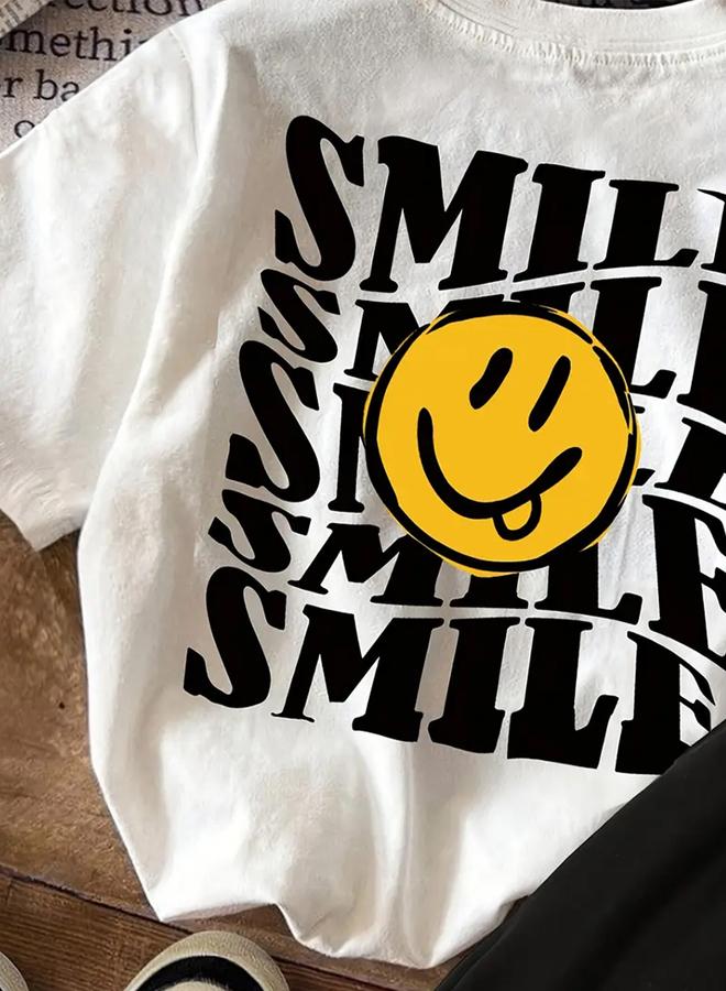 تايك تو طقم تي شيرت وشورت للأولاد باللون الأبيض بتصميم إيموجي مبتسم - Image 3