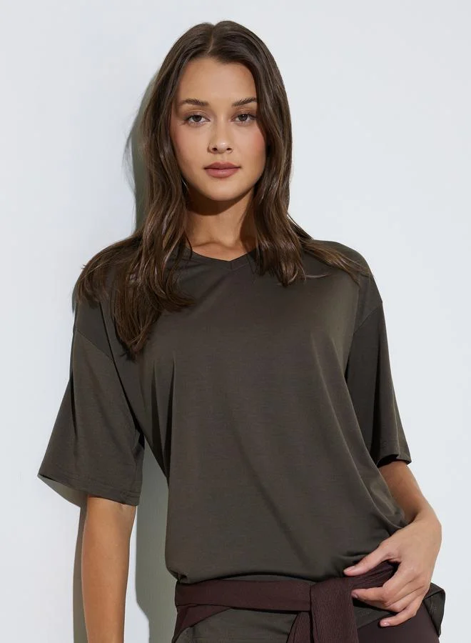 ستايلي Brown V-Neck Oversized T-Shirt