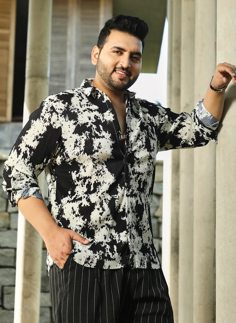 Instafab Plus Instafab Plus Men's Onyx Black & Cream White Splash-Pleat Shirt For Casual Wear | Spread Collar | Long Cuffed Sleeves | Button Closure | Plus Size Shirt Crafted With Comfort Fit For Everyday Wear