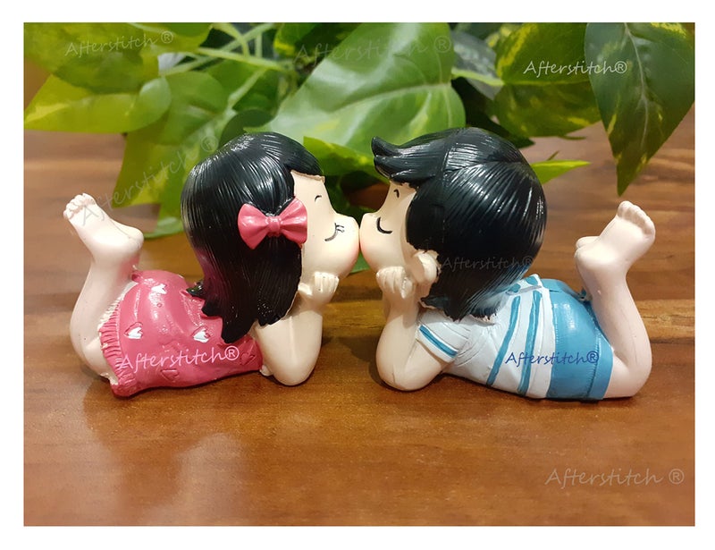 AFTERSTITCH Kissing Couple Smiley Showpiece Pair of 2 Kissing Baby Cute Home Decoration Showpiece Love Pair Valentine’s Day Gift for Girlfriend Boyfriend Husband Wife (Design 2) - Image 1