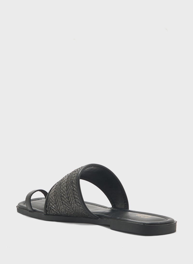 ايلا صندل مسطح من الرافييا - Image 2