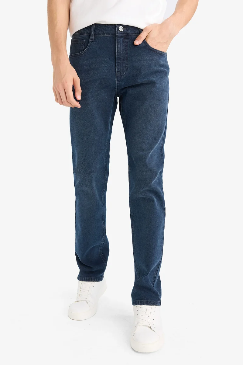 Defacto  Sergio Regular Fit Regular Waist Straight Jeans for Men | Best Price UAE
