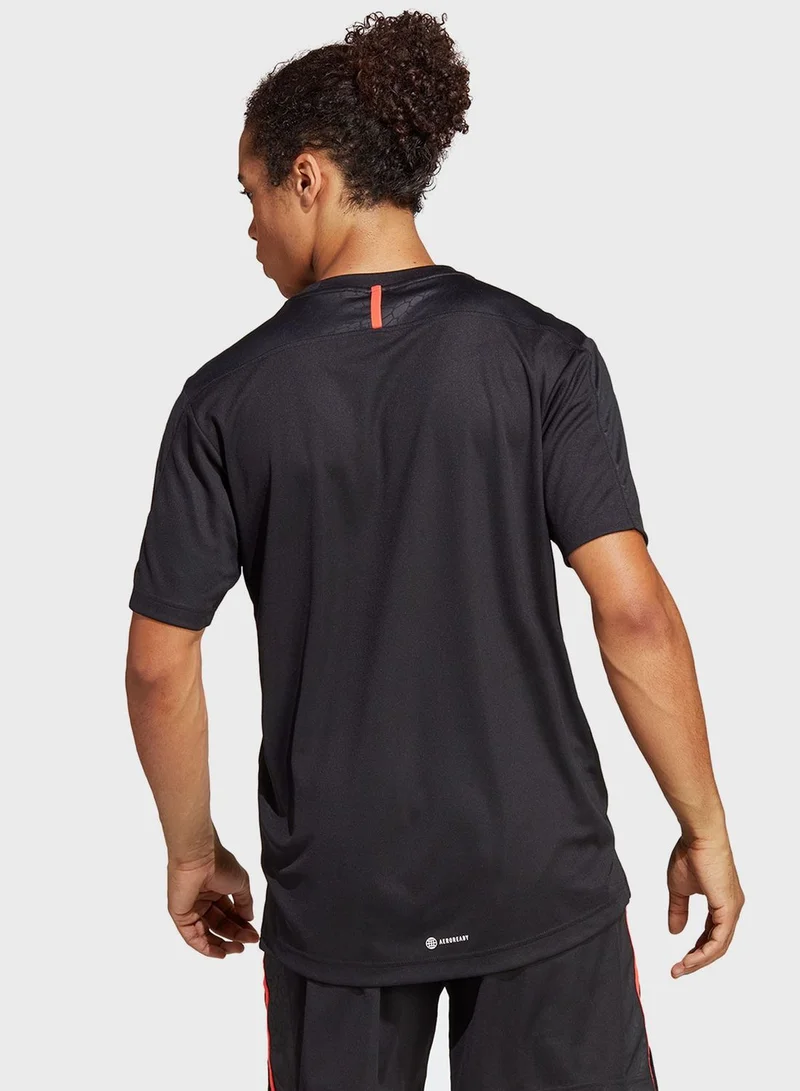 اديداس تيشيرت أساسي للتمارين