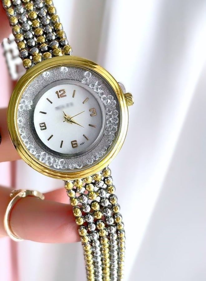 ساعة يد نسائية بتصميم أنيق يضيف لمسة من الأناقة إلى مظهرك - Image 2