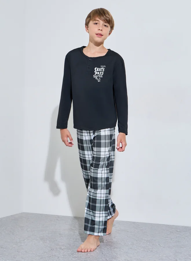 Styli Teen Boys Printed long Sleeves T-Shirt and Checked Pants Pyjama Set