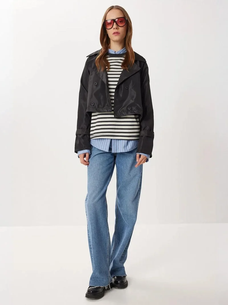 إسطنبول الساحرة ISTANBUL Cropped Trench Coat with Button Closure