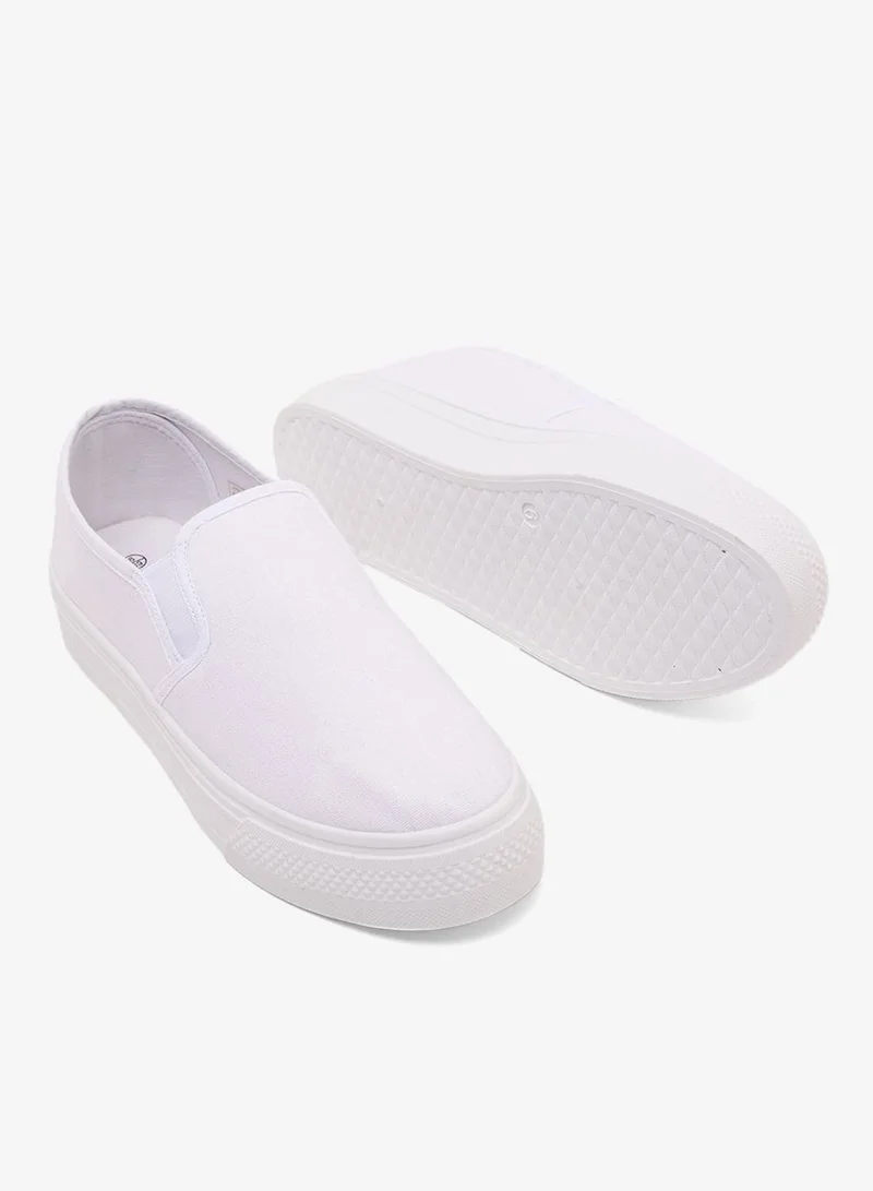 ايلا بلاطس بحزام أنيق