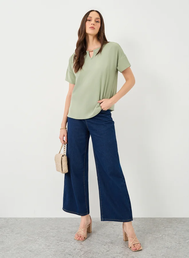 Styli Styli Women Green Solid Keyhole Neck Short Sleeve Blouse