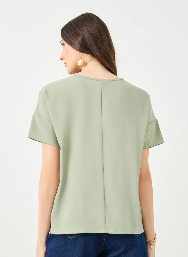 Styli Styli Women Green Solid Keyhole Neck Short Sleeve Blouse