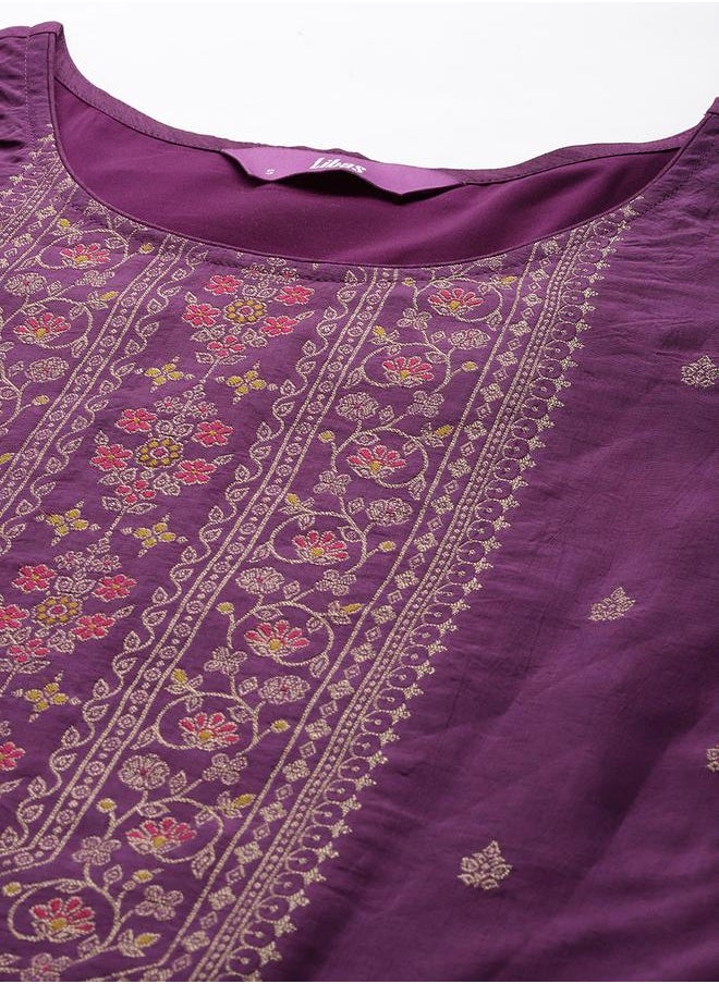 Libas Silk Embroidered Kurta with Solid Trousers and Printed Organza Dupatta Set by Styli  - Image 4