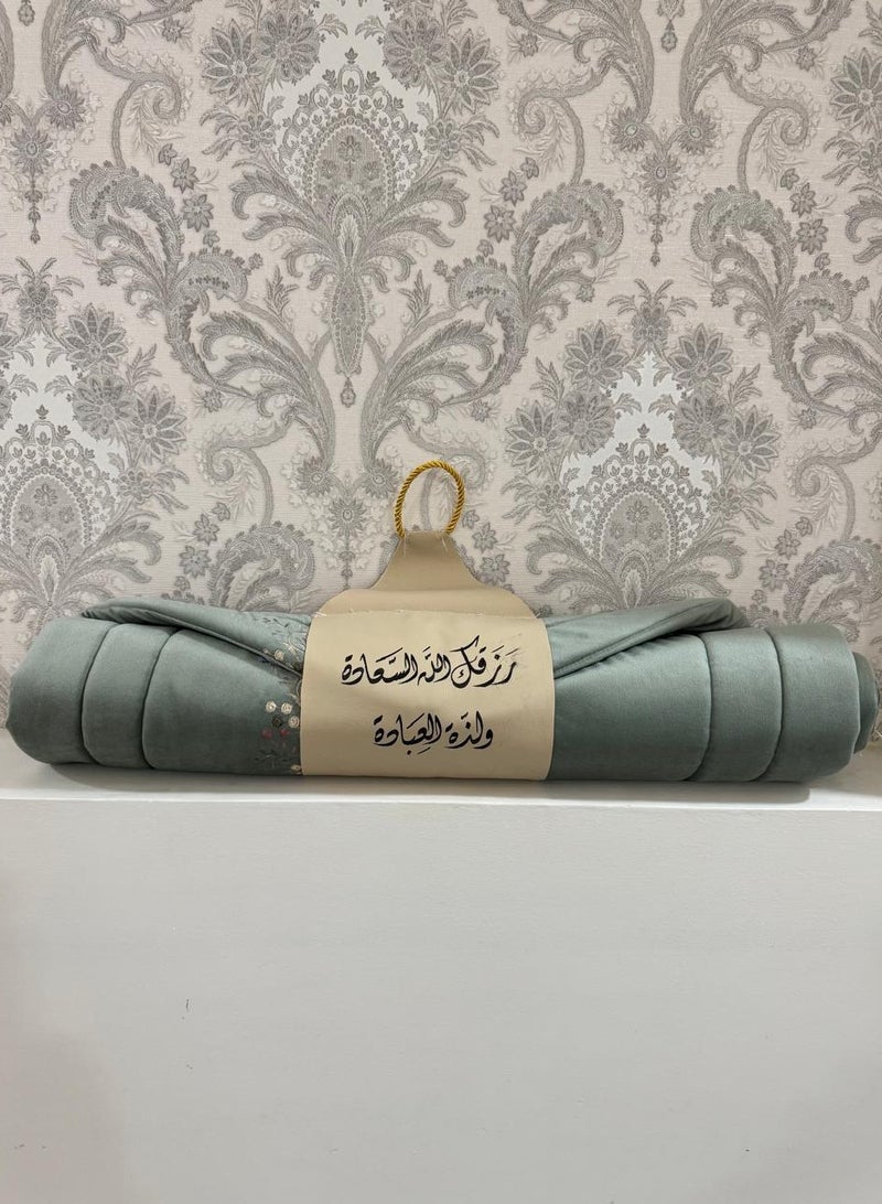 Brides Embroidered prayer rug with a luxurious shoulder strap - Image 1